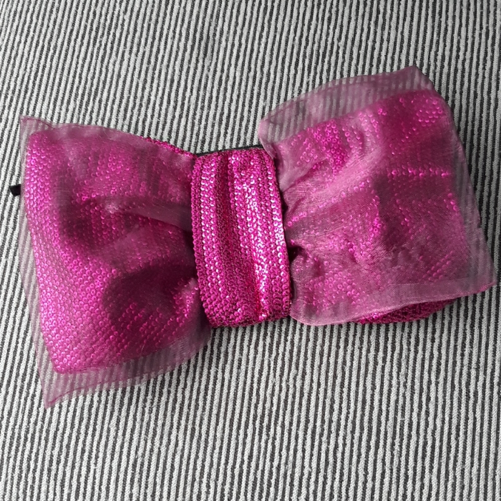 Betsey Johnson | Pink Sequin Wristlet